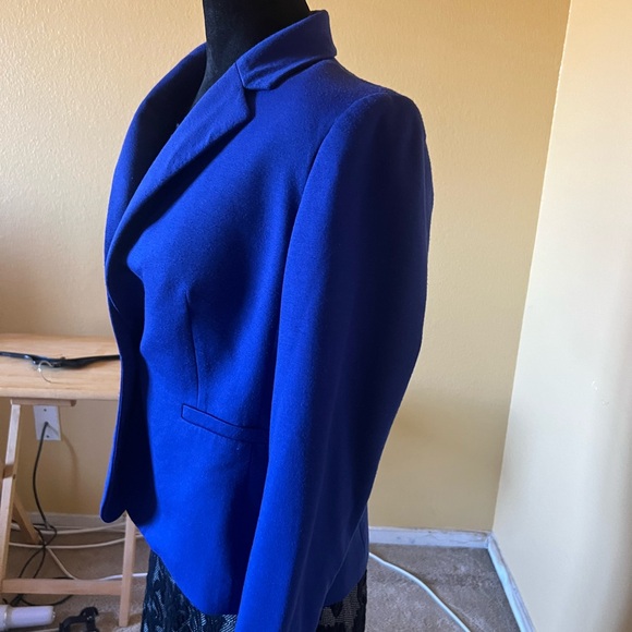 Elegant Blue Women's Blazer. Elegant animal print blazer. - Picture 7 of 9